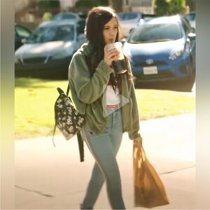 🤯 Jenna Ortega Express Rainbow Jeans